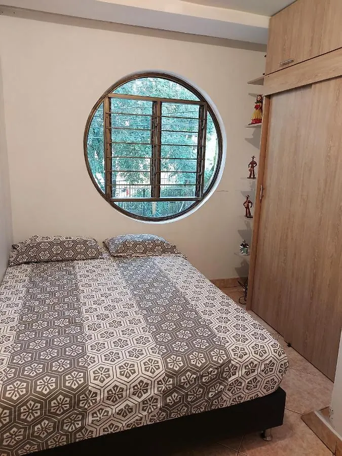 Apartamento Cerca Mall La Central Y Estacion Tranvia Medellín 0*,  Kolombiya