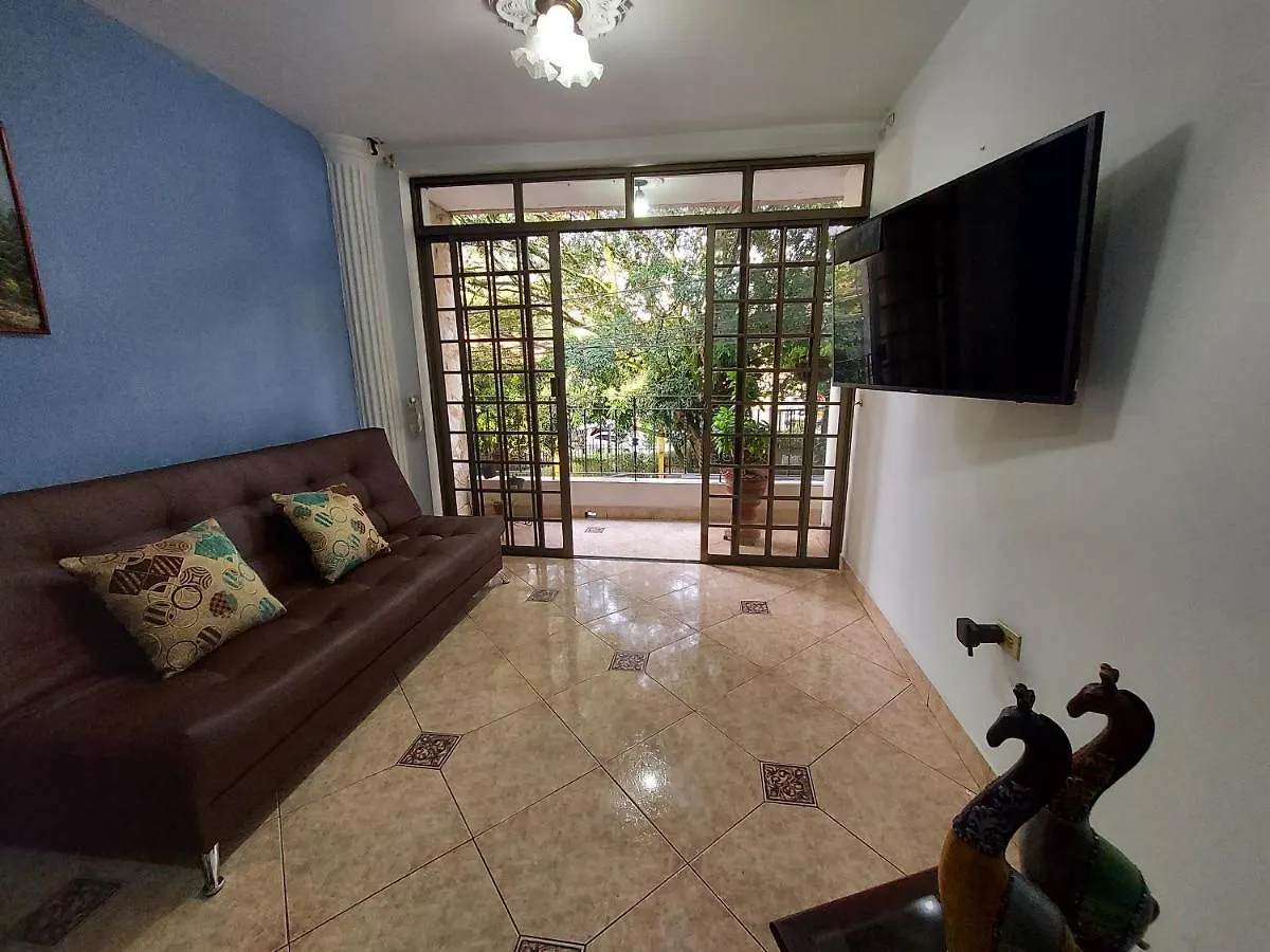 Apartamento Cerca Mall La Central Y Estacion Tranvia Medellín 0*,