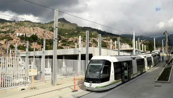 Apartamento Cerca Mall La Central Y Estacion Tranvia Medellín Daire